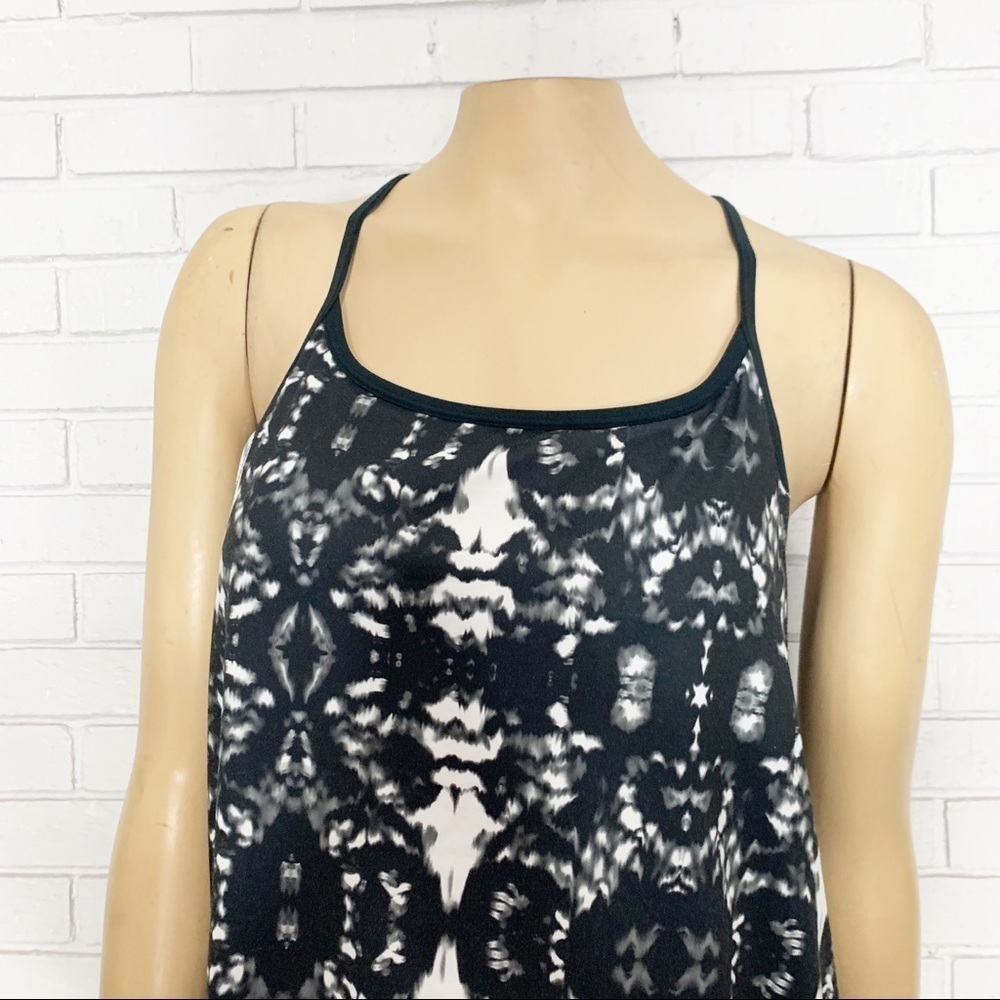 Fabletics Women’s Abstract‎ Tank - Picture 2 of 11